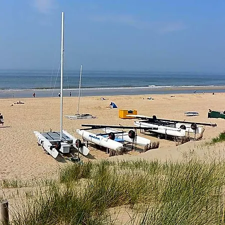 Strandhotel Golfzang ホテル 4*